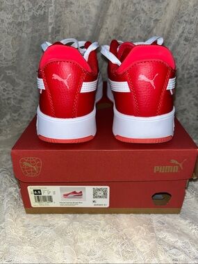Puma Ferrari Street Women’s 6.5. True to size fit, little wiggle room.